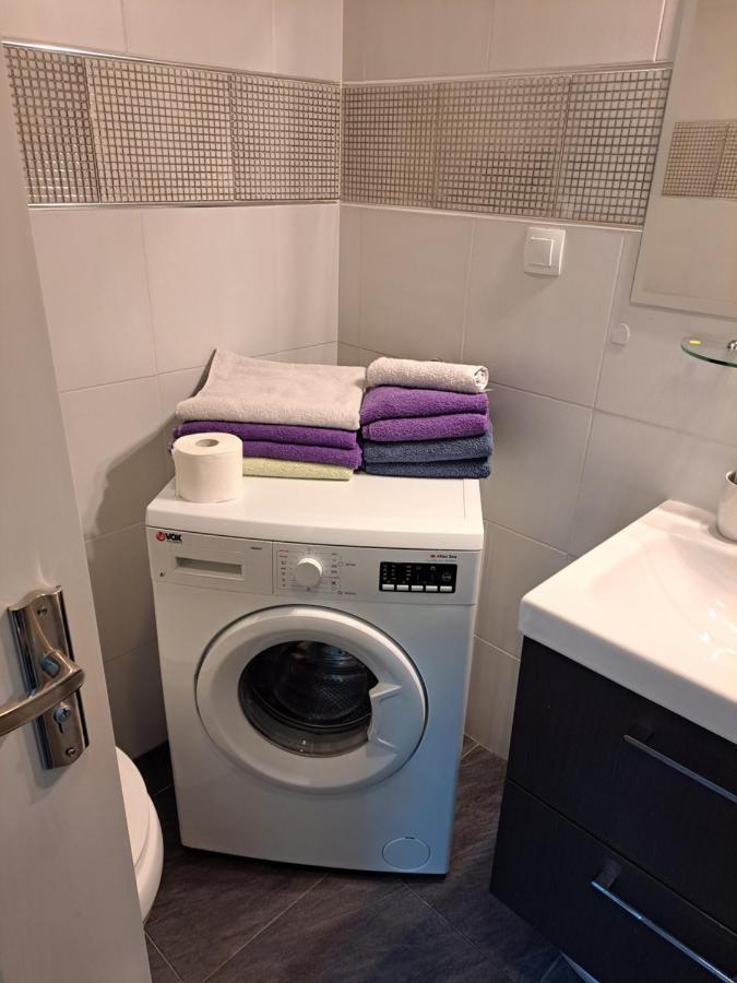 Apartamento Stan Na Dan 021 Novi Sad Exterior foto