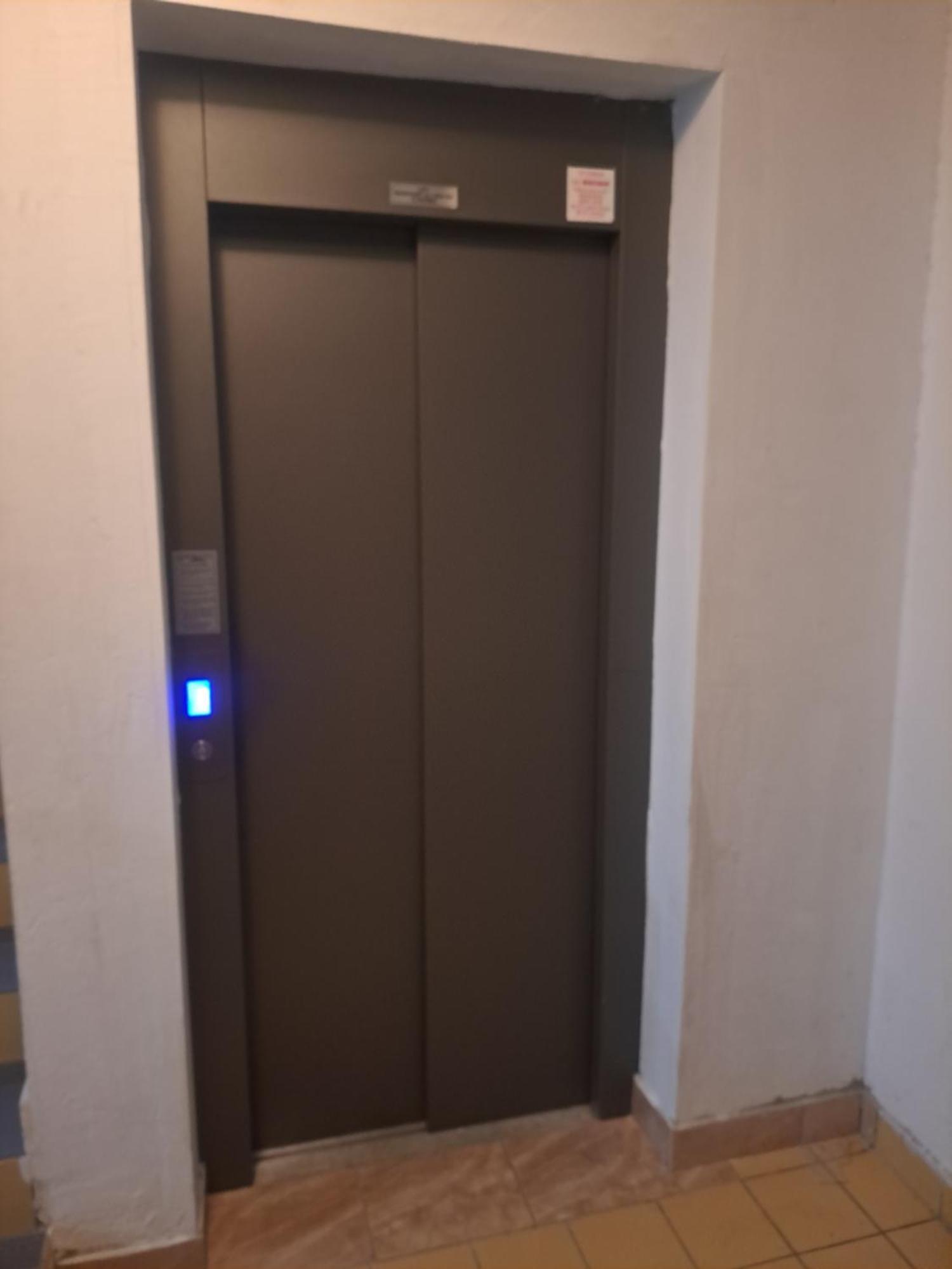 Apartamento Stan Na Dan 021 Novi Sad Exterior foto